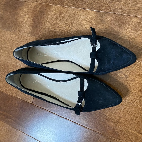 Cute fancy black flats - Picture 1 of 1